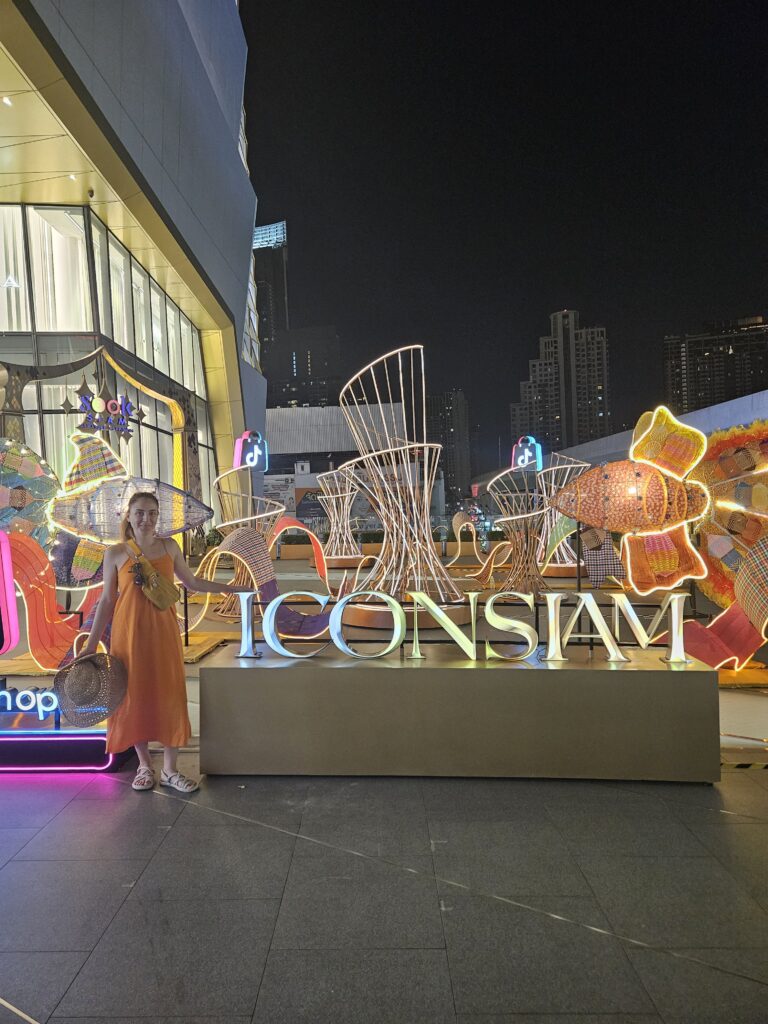 iconsiam-bangkok-shopping-center-mall