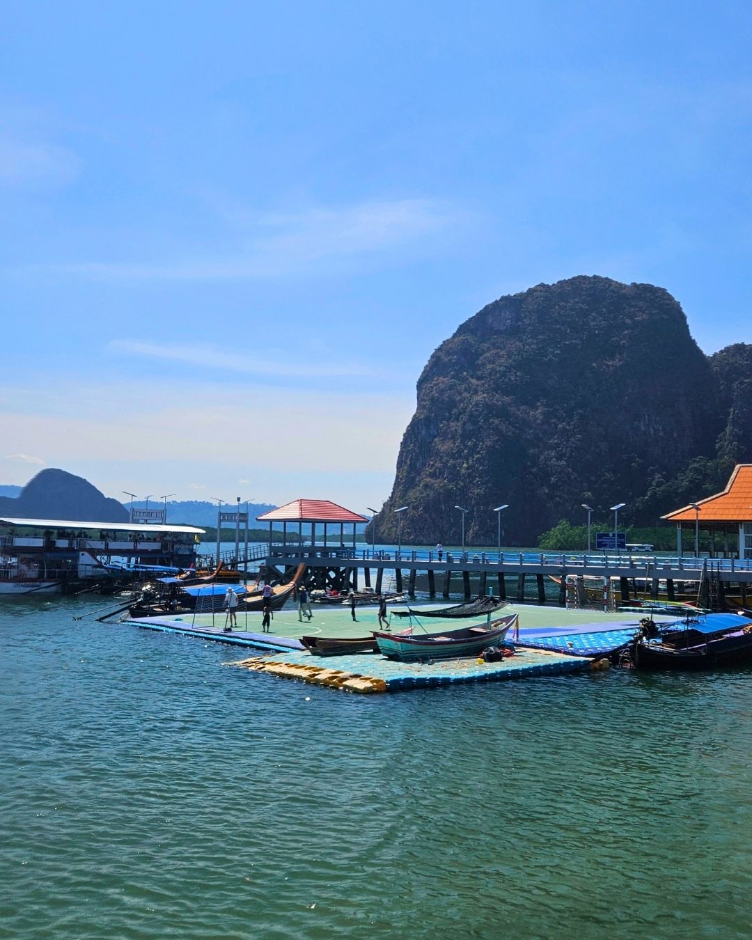 floating-footboal-pitch-james-bond-island-tour